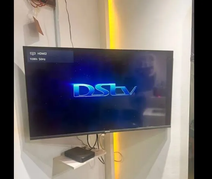 Neatly Used 40 Inches Hisense TV